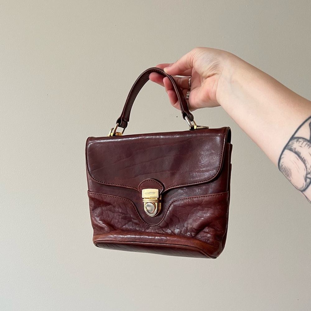 Brown vintage leather handbag